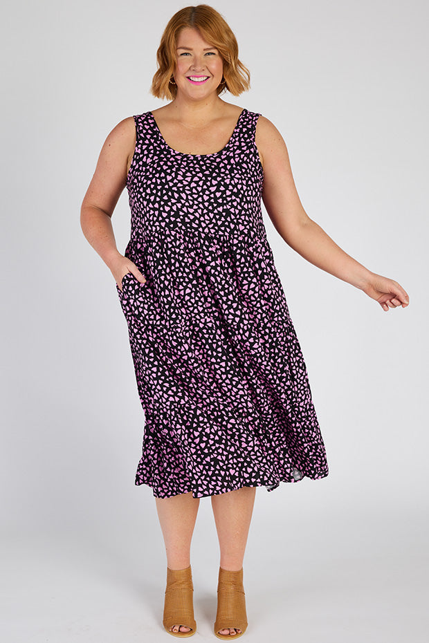 Teagan Abstract Hearts Black Pink Sleeveless Dress โ Abstract Hearts Black Pink midi dress