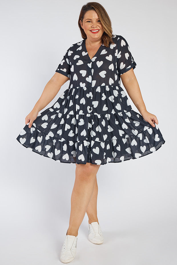 Poppy Hearts a Flutter Dress โ Hearts a Flutter shift dress
