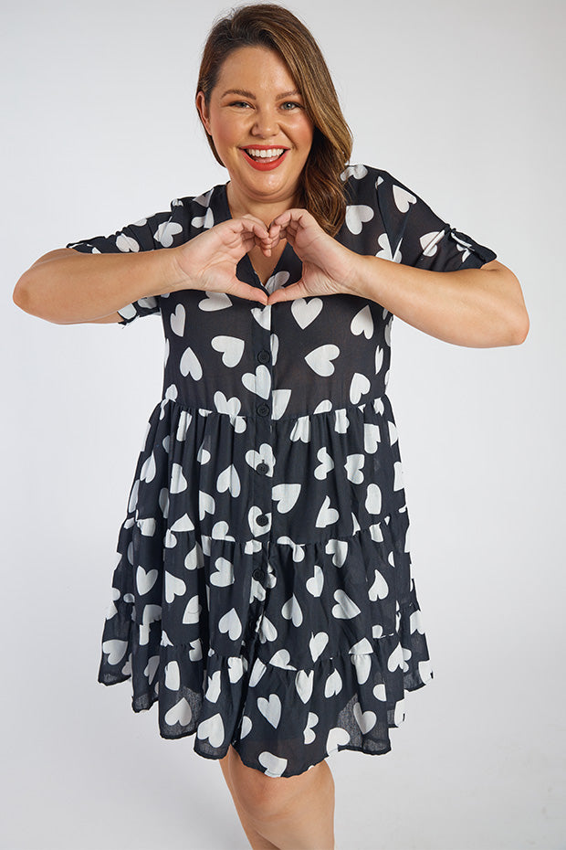 Poppy Hearts a Flutter Dress โ Hearts a Flutter shift dress