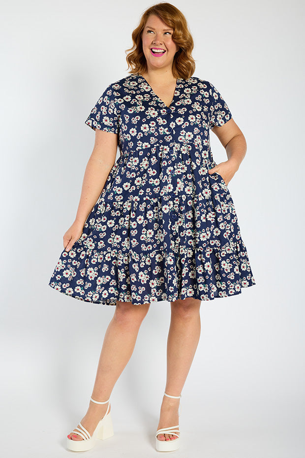 Popping Navy Daisy Dress – Navy Daisy shift dress