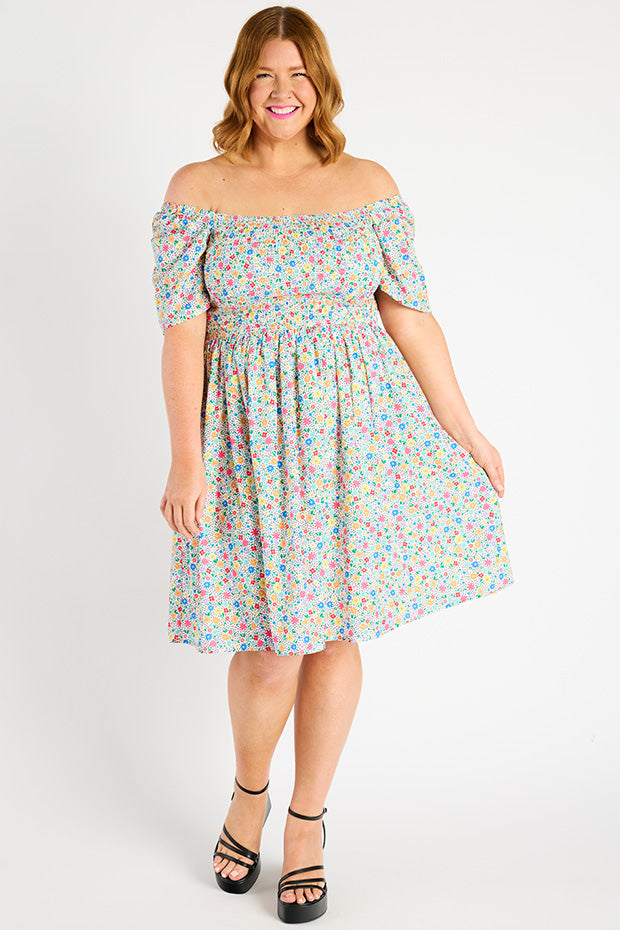 Katarina Ditsy White Dress โ Ditsy White knee length dress