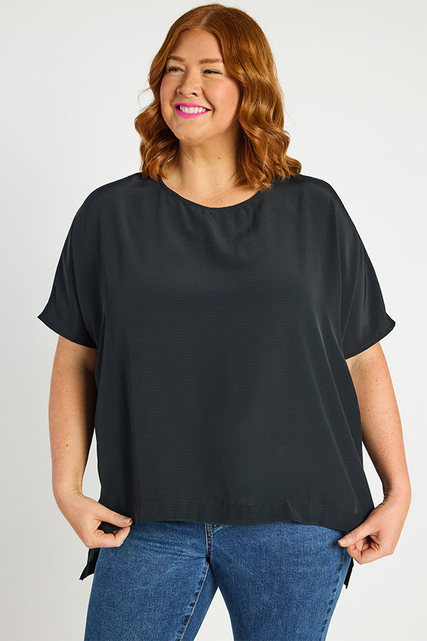 Serena Black Top – Black loose top