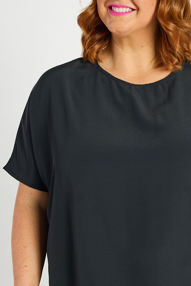 Serena Black Top – Black loose top