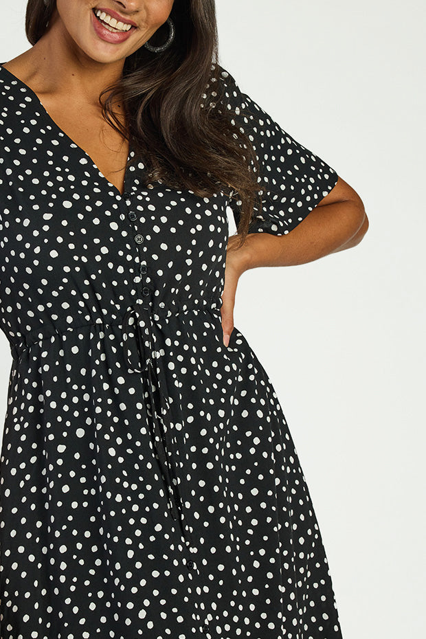 Michelle Black Irregular Spot Dress – Black Irregular Spot midi dress