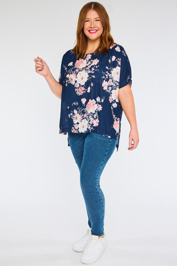 Serena Navy Floral Top โ Navy Floral top