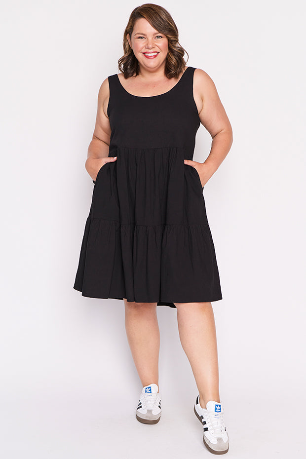 Rory Black Dress โ Black knee length dress
