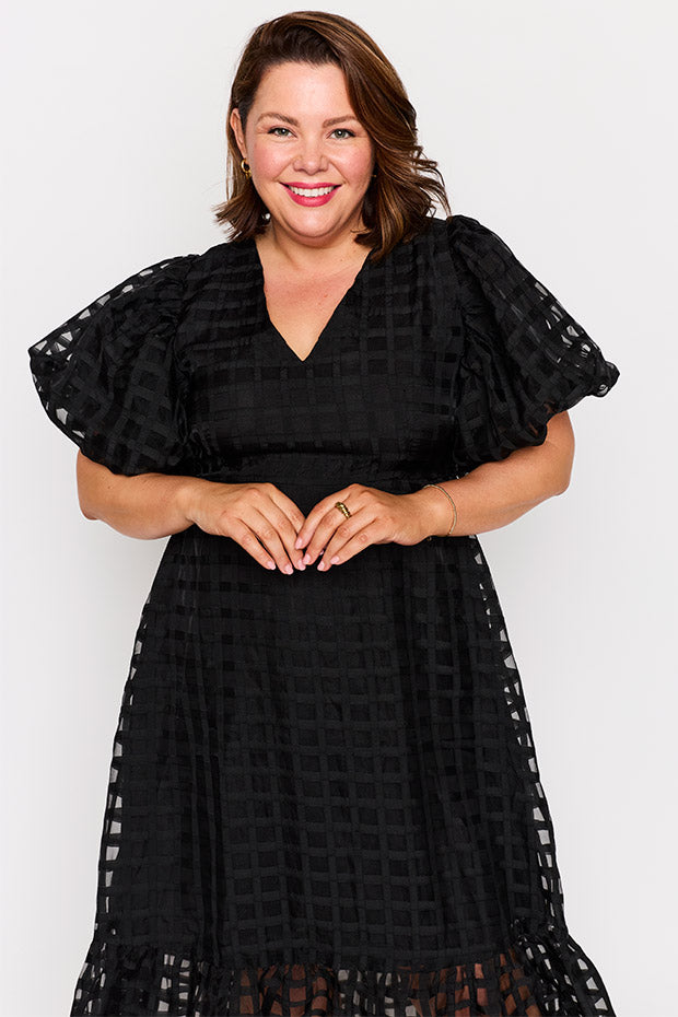 Bobbie Black Dress โ Black midi dress