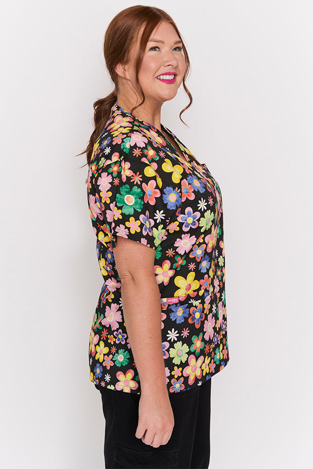 Meredith Daisy Pop Scrub Top – Daisy Pop top