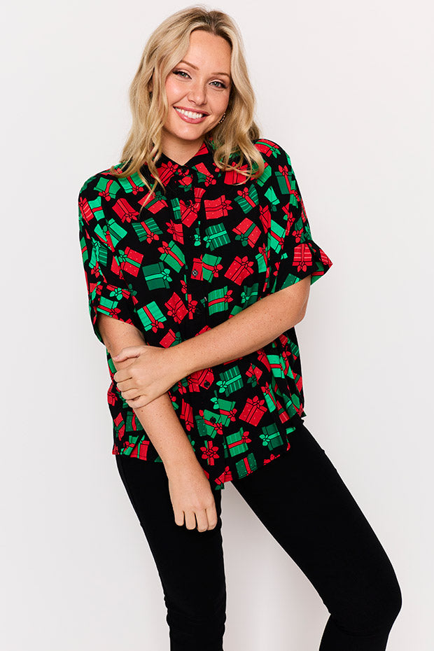 Simone Christmas Presents Shirt – Christmas Presents top