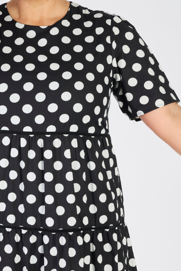 Aurelia Black & White Spots Maxi Dress – Black & White Spots midi dress