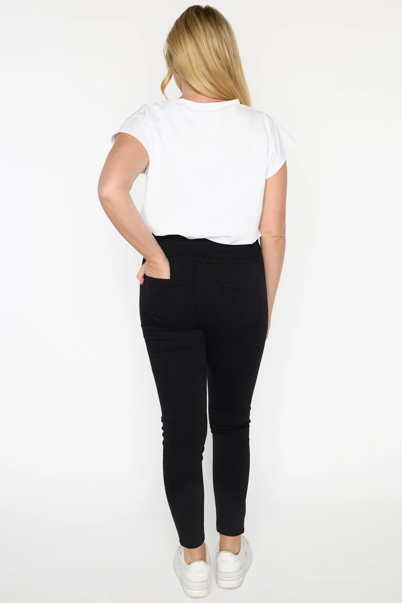 Kate Black Jegging โ Black jeans
