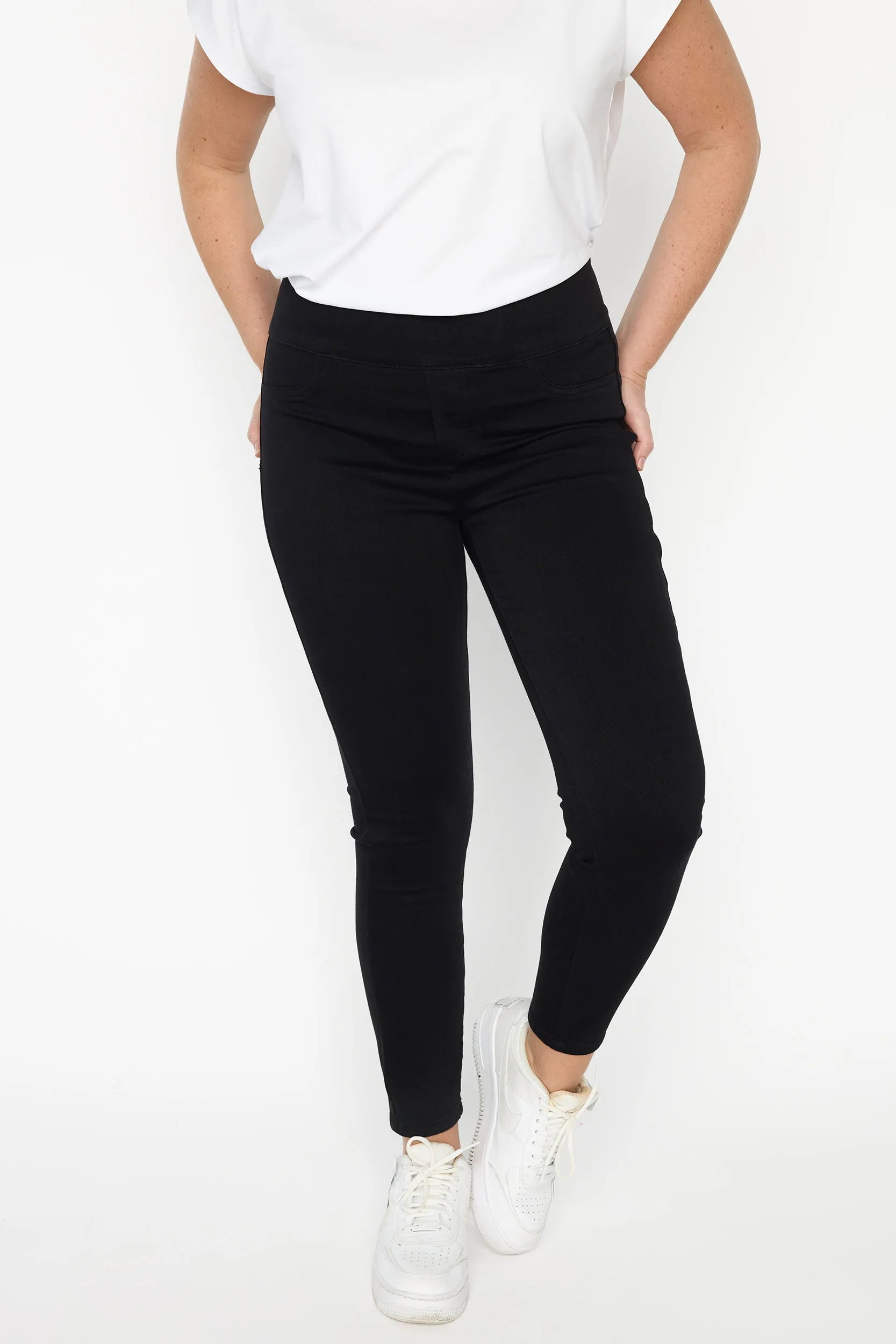 Kate Black Jegging โ Black jeans