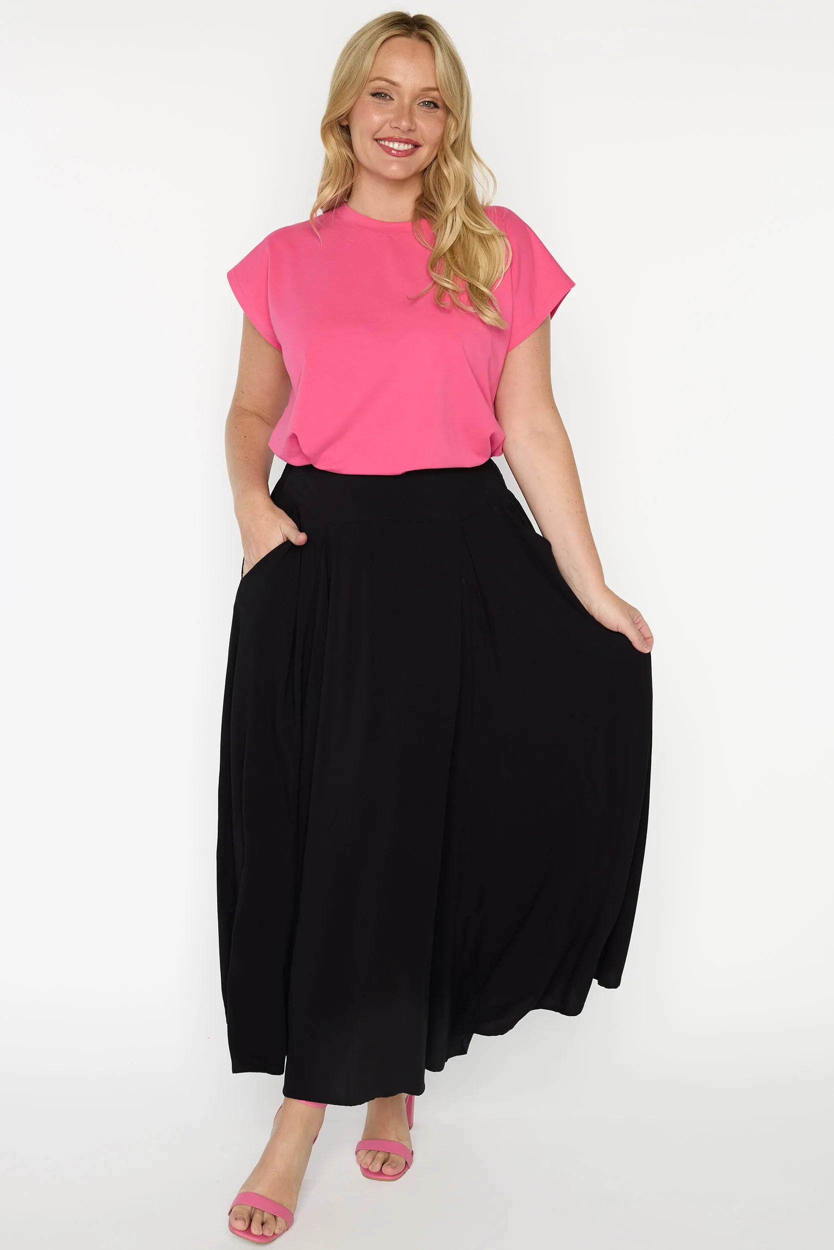 Katelyn Black Skirt โ Black maxi skirt
