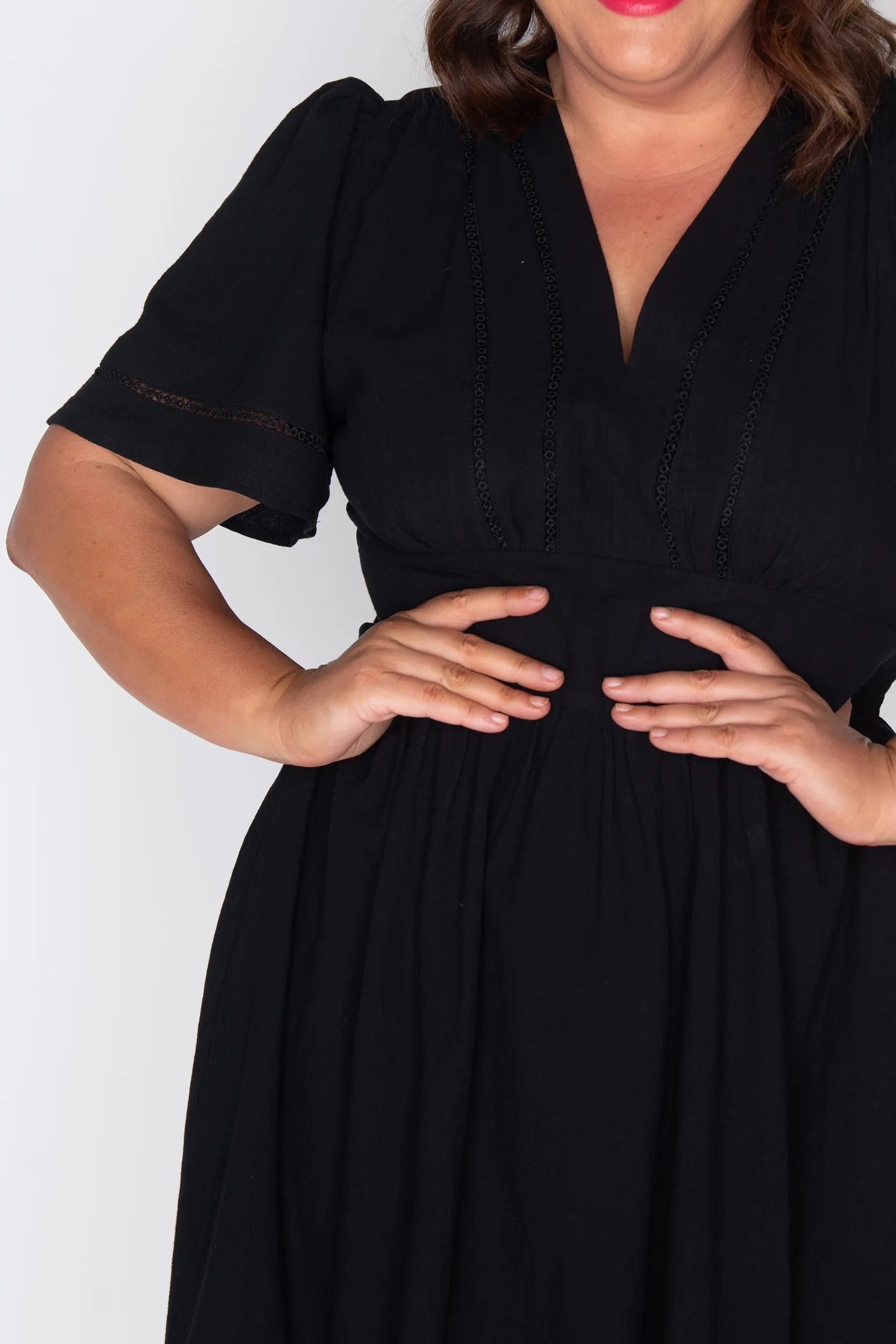 Martina Black Dress โ Black midi dress