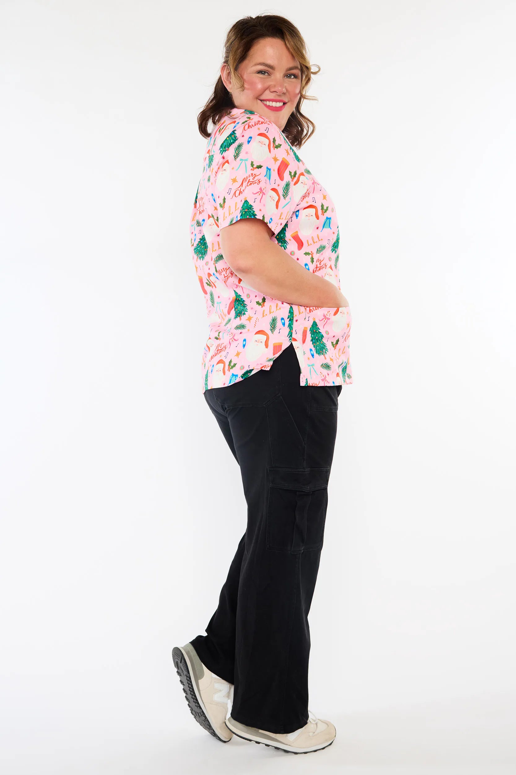 Meredith Vintage Christmas Scrub Top (Pre-Order)