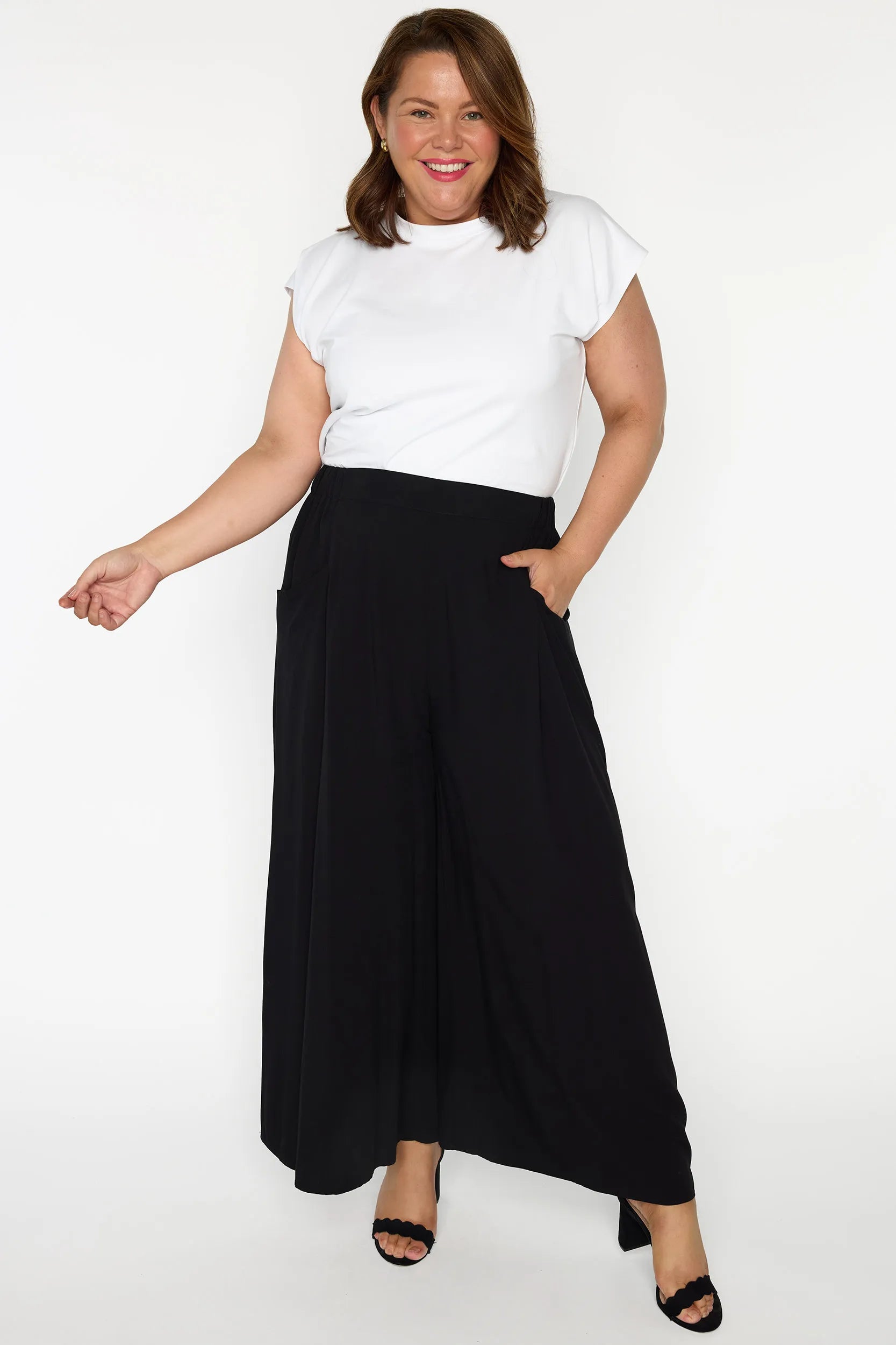 Xane Black Pant โ Black wide leg pants
