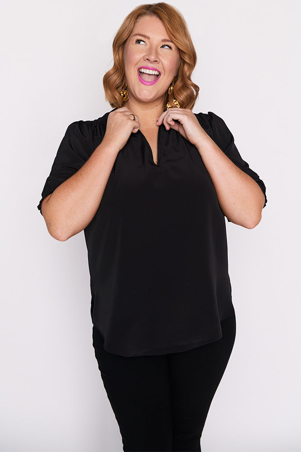 Gianna Black Top – Black blouse