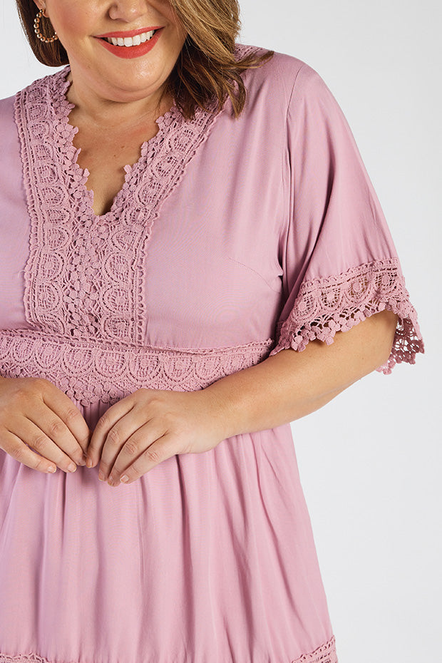 Niki Lilac Lace Trim Dress – Lilac Lace knee length dress
