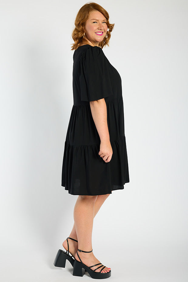 Izzie Black Dress – Black mini dress