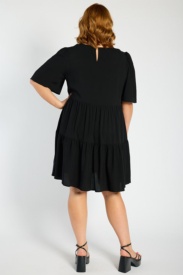 Izzie Black Dress – Black mini dress