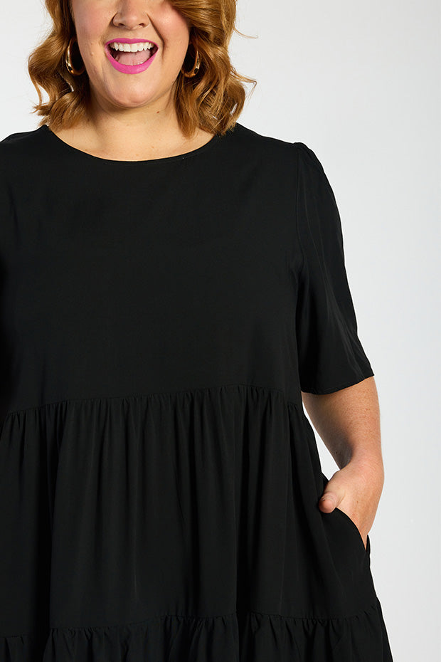 Izzie Black Dress – Black mini dress