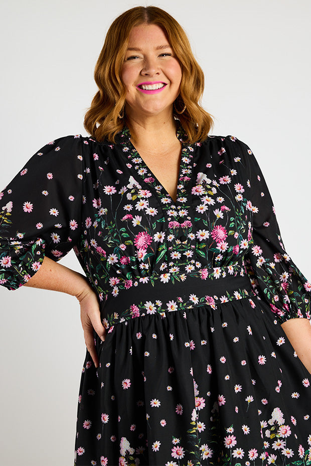 Abbie Dancing Clover Dress – Dancing Clover knee length dress