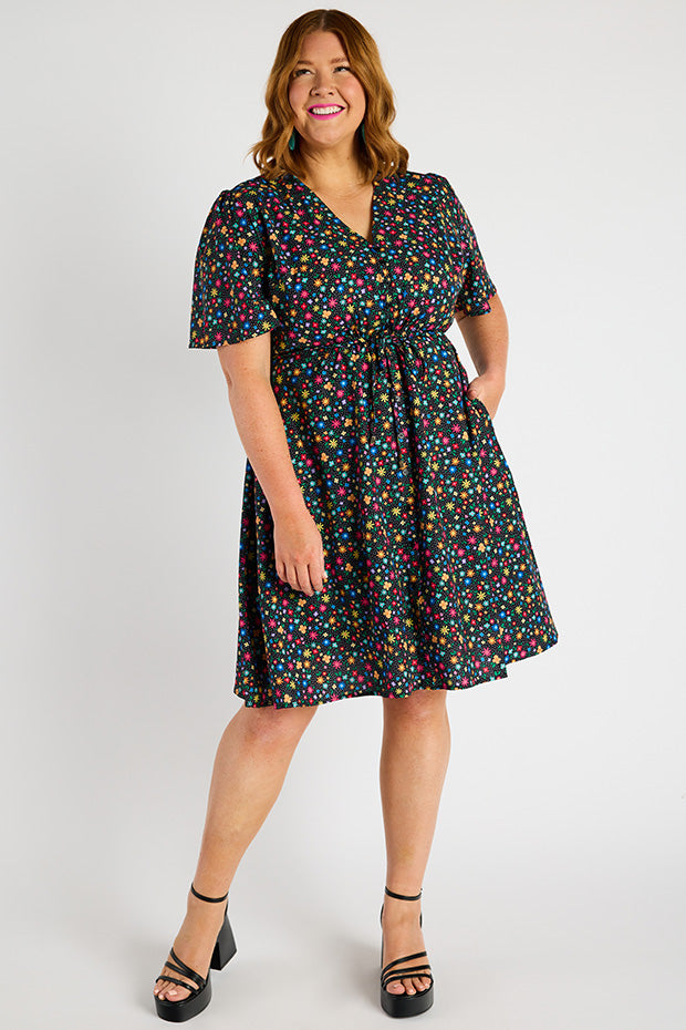 Siena Ditsy Black Dress – Ditsy Black midi dress