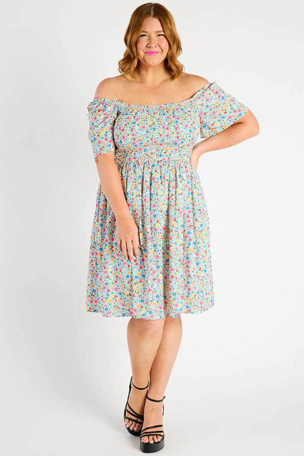 Katarina Ditsy White Dress – Ditsy White knee length dress