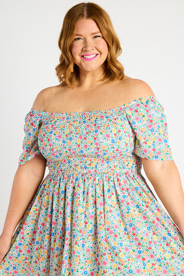 Katarina Ditsy White Dress – Ditsy White knee length dress