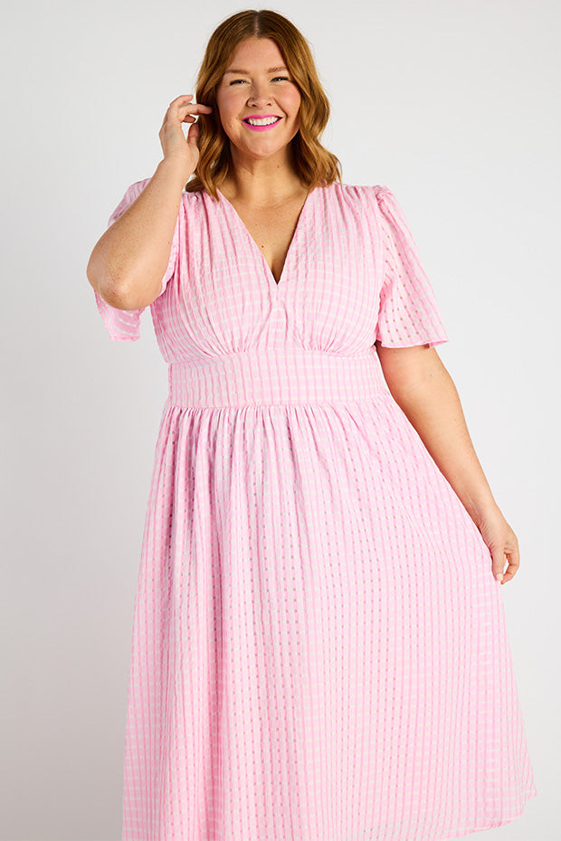 pink dress size 18 Unique Vintage Plus Size Light Pink Daisy Hollie Swing Dress