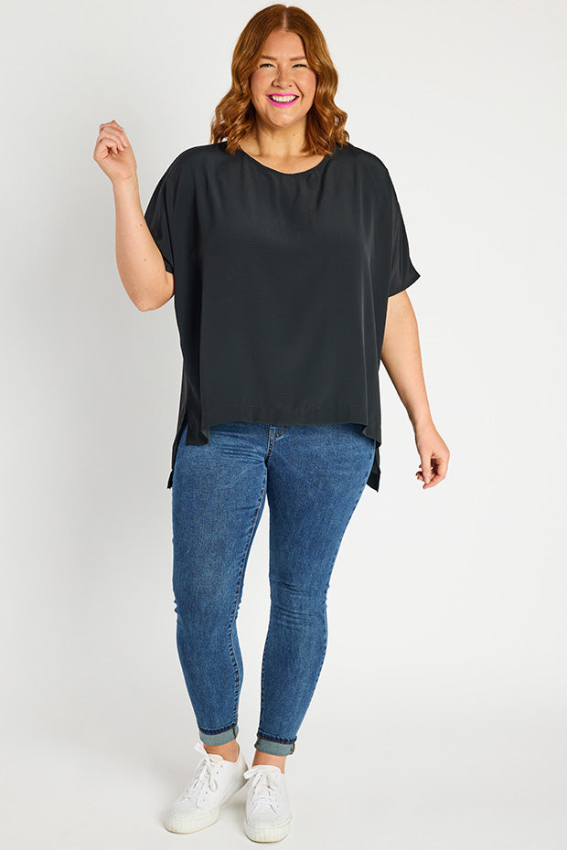 Serena Black Top – Black loose top