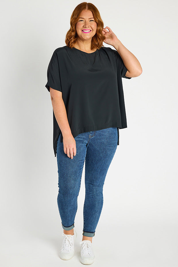 Serena Black Top – Black loose top