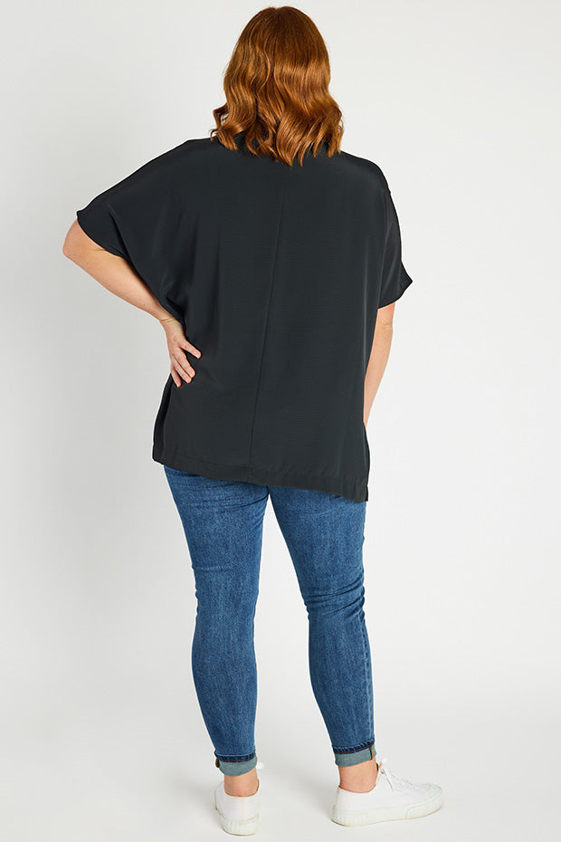Serena Black Top – Black loose top