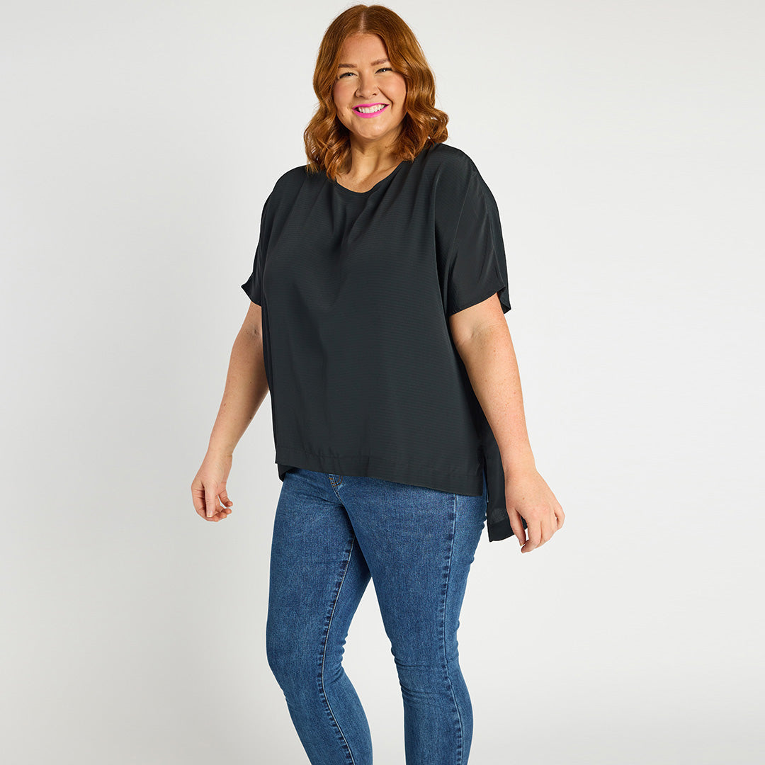 Serena Black Top – Black loose top