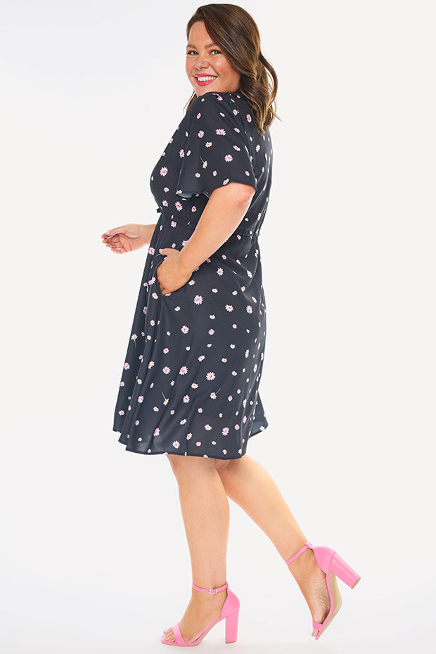 Siena Floating Daisy Dress – Floating Daisy knee length dress