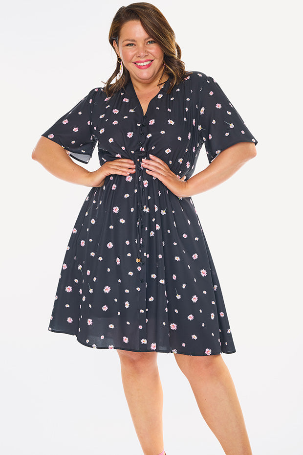Siena Floating Daisy Dress – Floating Daisy knee length dress