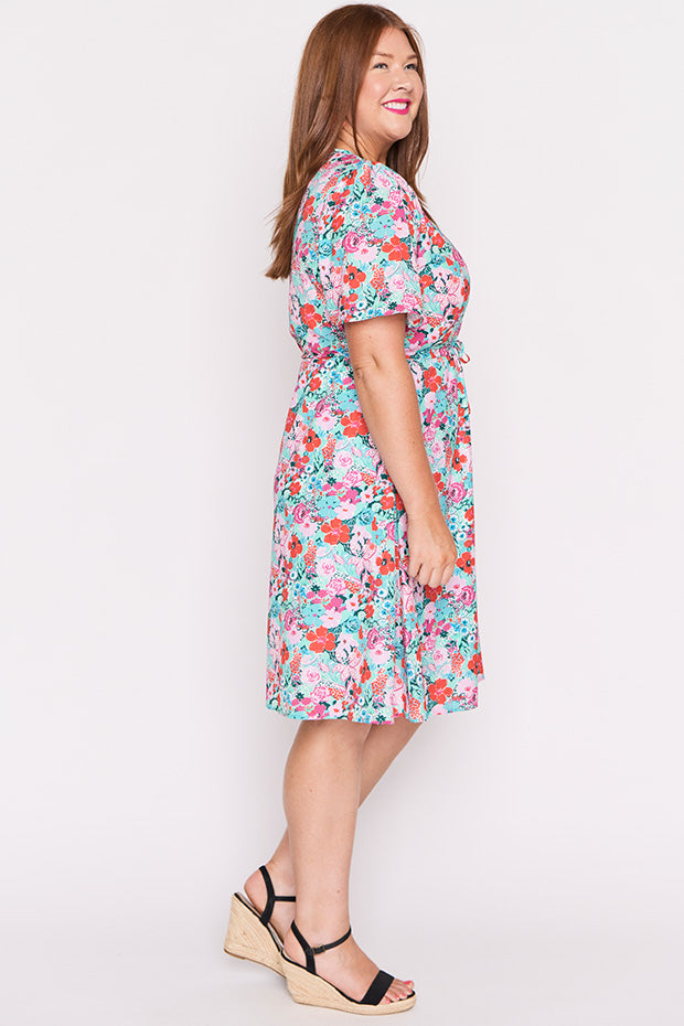 Siena Pops of Red Dress – Pops of Red knee length dress