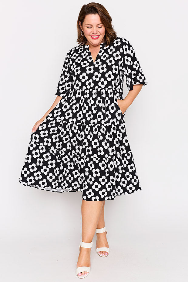 Chrissie Black White Daisy Dress – Black White Daisy midi dress