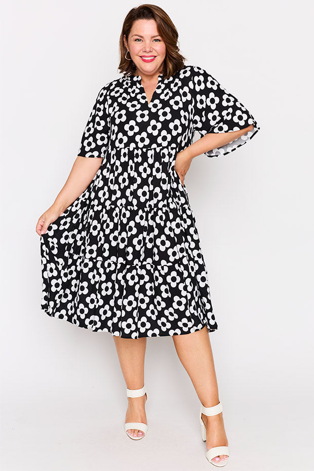 Chrissie Black White Daisy Dress – Black White Daisy midi dress