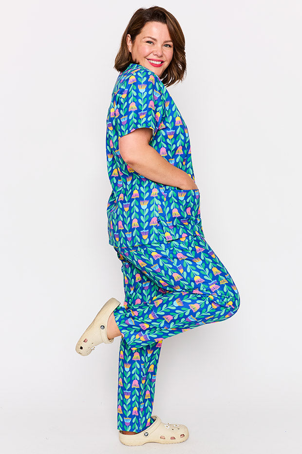 Meredith Eucalyptus Buds Scrub Top – Eucalyptus Buds top