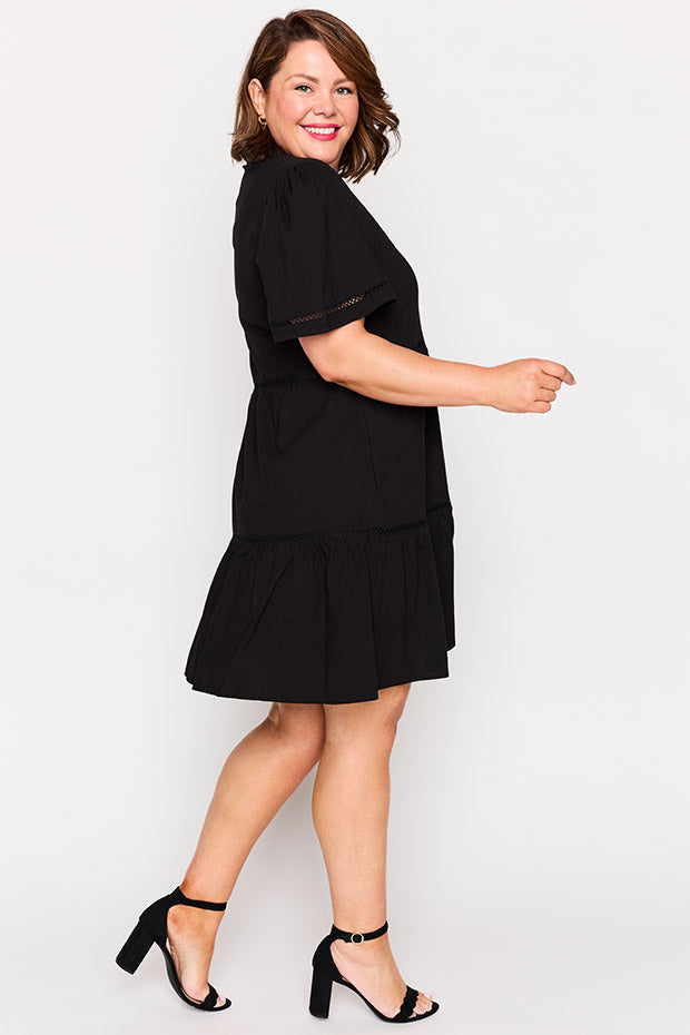 Janel Black Dress – Black knee length dress