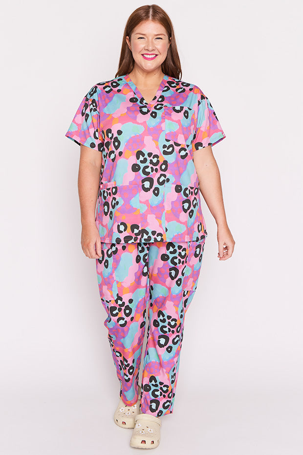 Meredith Inky Leopard Scrub Top – Inky Leopard top