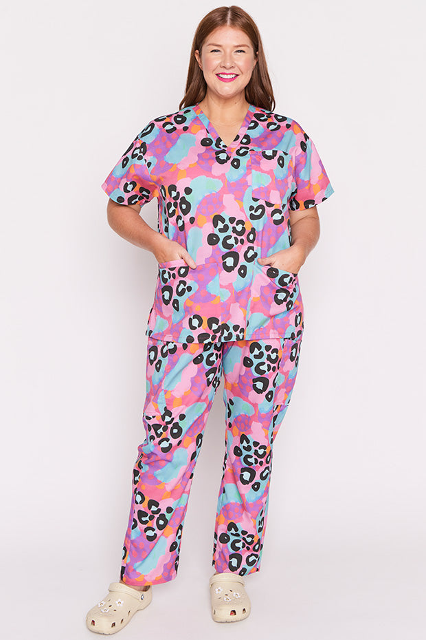 Meredith Inky Leopard Scrub Top – Inky Leopard top