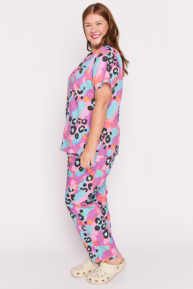 Meredith Inky Leopard Scrub Top – Inky Leopard top