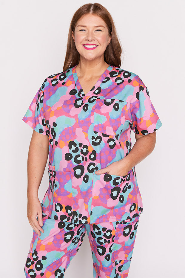 Meredith Inky Leopard Scrub Top – Inky Leopard top