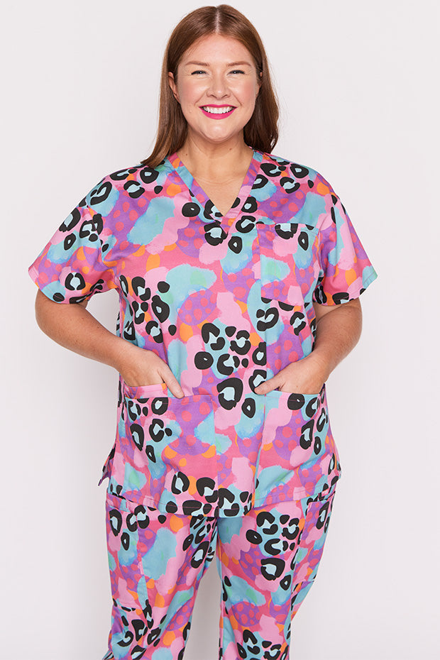 Meredith Inky Leopard Scrub Top – Inky Leopard top