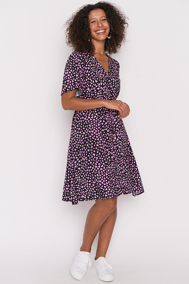 Jaz Abstract Hearts Black Pink Dress – Abstract Hearts Black Pink knee length dress