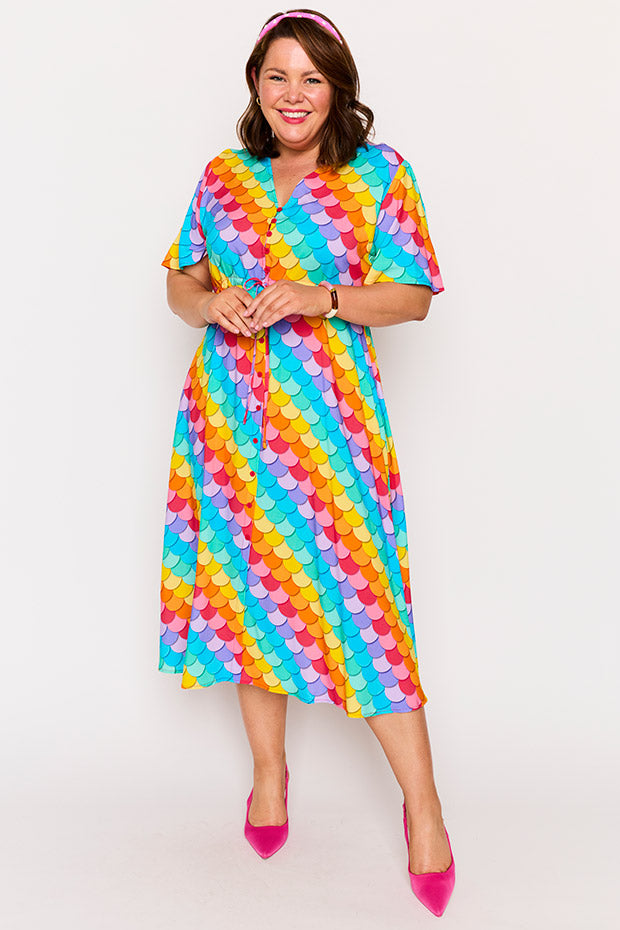 rainbow mermaid dress Such an honor to create this glimmering rainbow mermaid wedding gown for amazing @sirenxmo0n The gown hand ombre dyed and all of the lace hand painted, ornamented with Swarovski crystals, crystal
