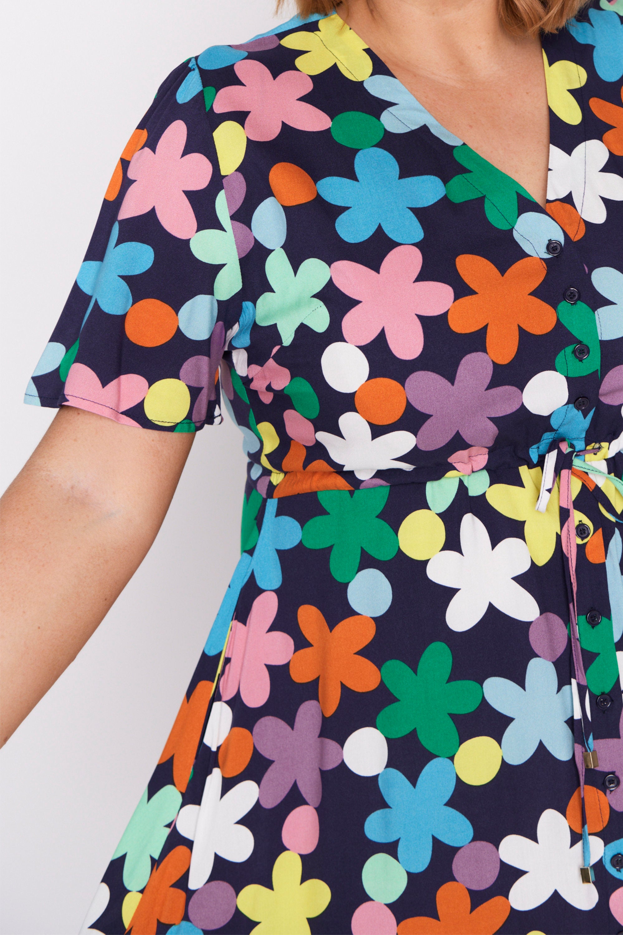 Jaz Daisy Spot Dress – Daisy Spot knee length dress