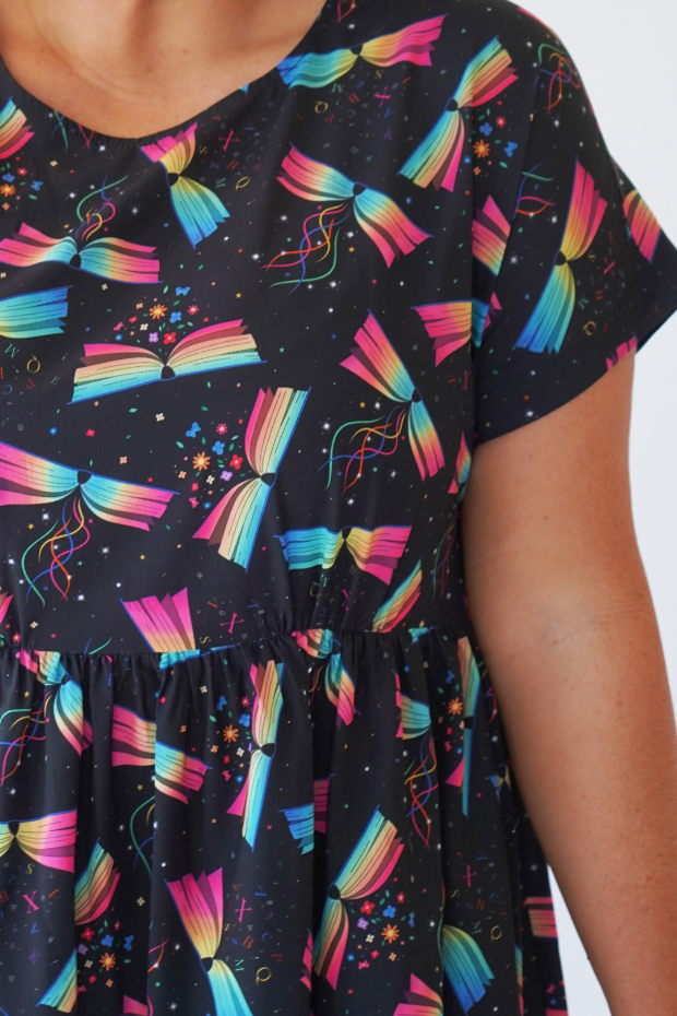 Betty Magic Of Books Top – Magic Of Books loose top